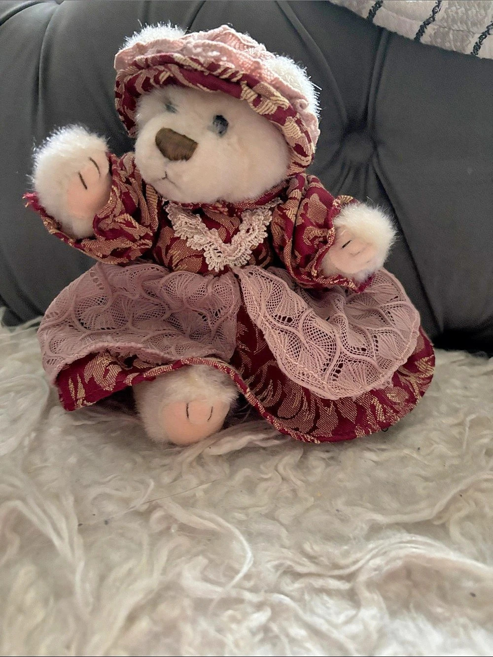Rare!! Vintage Victorian plush bear